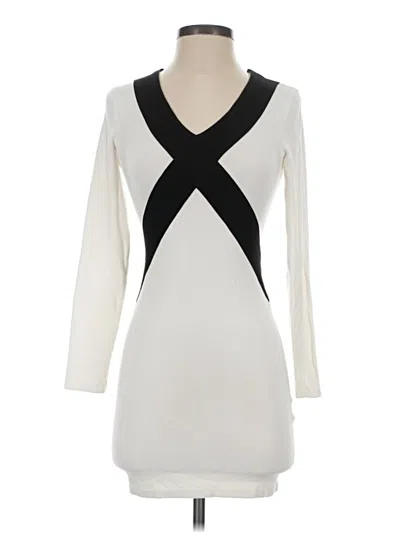 Pre-owned Bebe Casual Dress In White