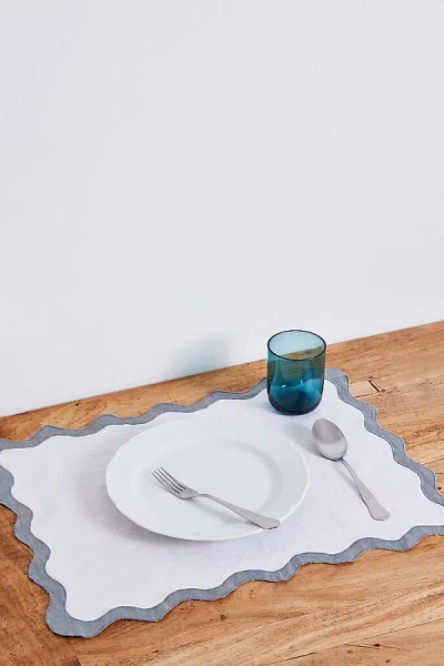Bed Threads French Flax Linen Scalloped Placemats - Set Of 4 In White & Mineral