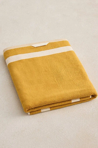 Bed Threads Two-toned Bath Sheet In Crème/turmeric At Urban Outfitters