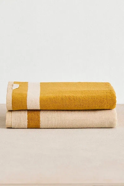 Bed Threads Two-toned Bath Towels Set In Crème/turmeric At Urban Outfitters