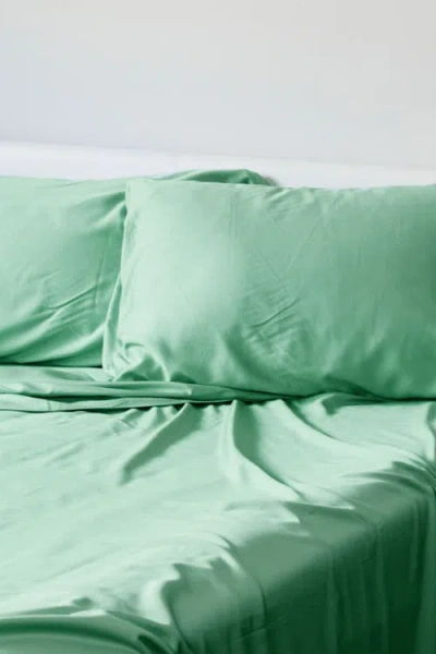 Bedvoyage Luxury 100% Viscose Cooling Pillowcase Set In Green