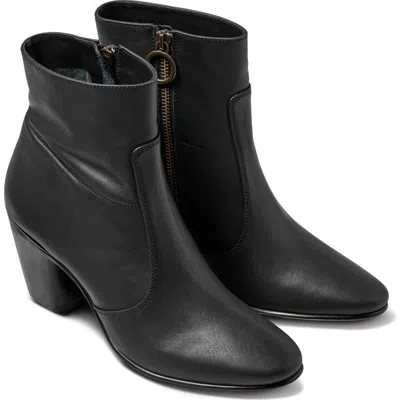 Beek Catbird Bootie In Black