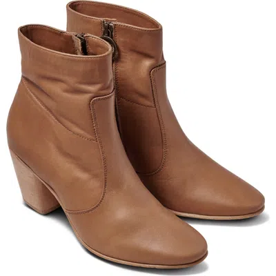 Beek Catbird Bootie In Brown