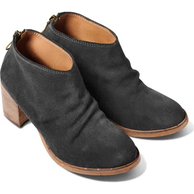 Beek Eaglet Side Zip Bootie In Black