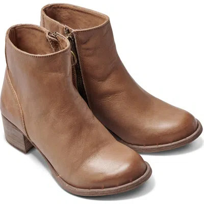 Beek Nighthawk Slouchy Zip Bootie In Saddle