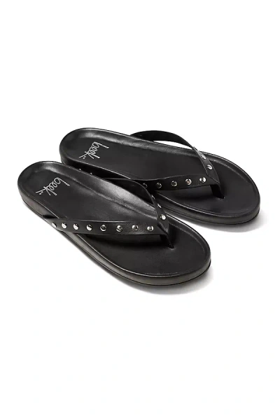 Beek Tringa Thong Sandals In Black