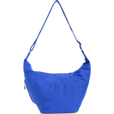 Beis Béis The Crescent Catchall Crossbody Bag In Blue