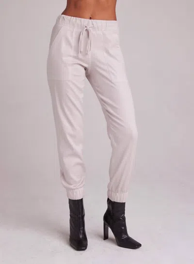 Bella Dahl Chelsea Jogger In Alabaster In White