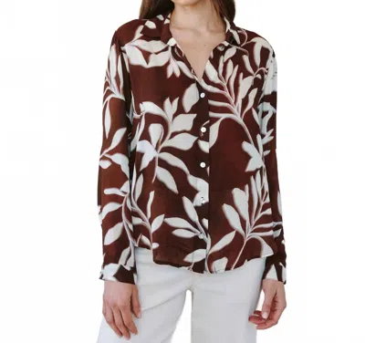 Bella Dahl Classic Button Down Shirt In Botanical Blur Print In Multi