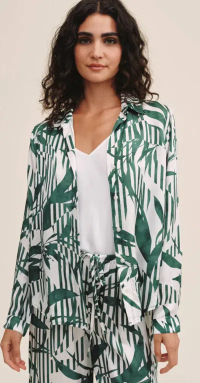 Bella Dahl Classic Button Down Shirt In Palm Paradise Print In Multi