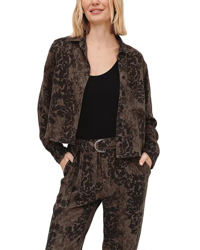 Bella Dahl Cropped Pocket Shirt In Brown