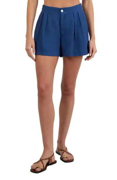 Bella Dahl Double Pleat Linen Shorts In Blue