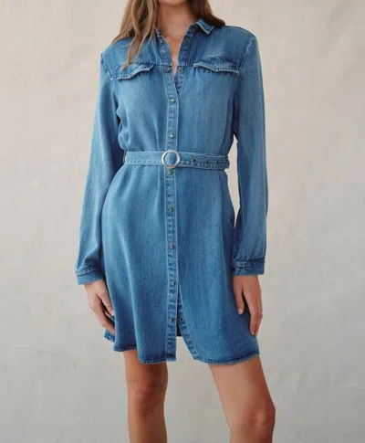 Bella Dahl Flap Pocket Belted Shirt Dress In Medium Vintage Wash In Blue