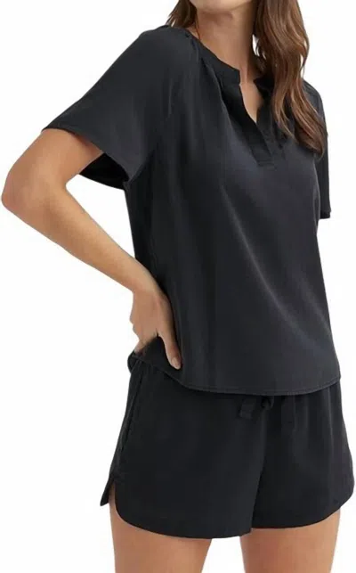 Bella Dahl Flowy Short Sleeve Pullover Top In Vintage Black