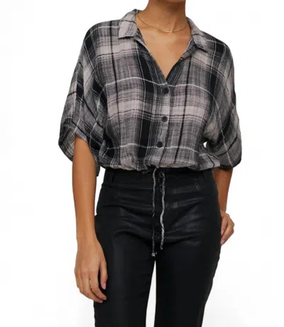 Bella Dahl Flowy Tie Waist Plaid Shirt In High Desert In Grey