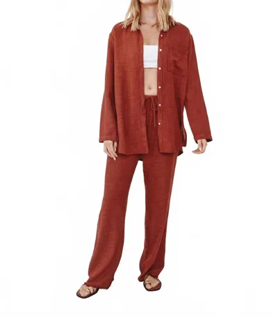 Bella Dahl Fray Hem Beach Pants In Red Sand In Burgundy