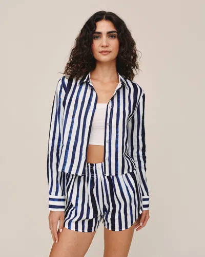 Bella Dahl Long Sleeve Crop Shirt In Blue