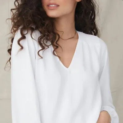 Bella Dahl Long Sleeve V Neck Top In White