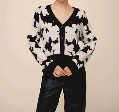 Bella Dahl Long Sleeve V-neck Cardigan In Floral Daze In Multi