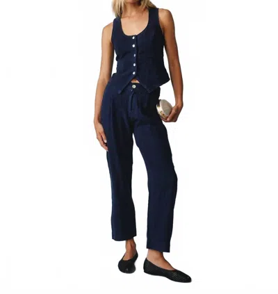 Bella Dahl Luxe Linen Pleated Wide Leg Ankle Pant In Italian Navy In Blue