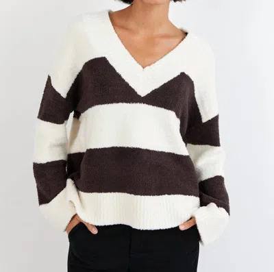 Bella Dahl Oversized V-neck Sweater In Frost And Fawn In White