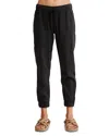 Bella Dahl Pocket Joggers In Vintage Black