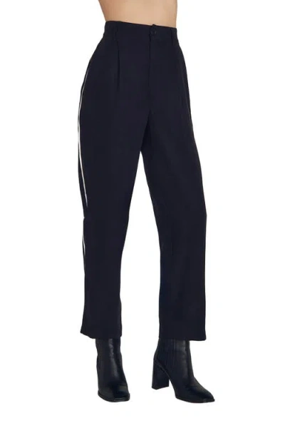 Bella Dahl Piped High Waist Ankle Pants In Black