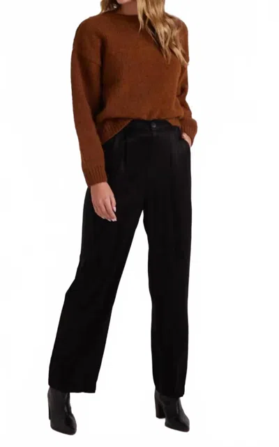 Bella Dahl Pleat Front Trouser In Black