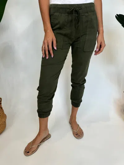 Bella Dahl Pocket Jogger In Green