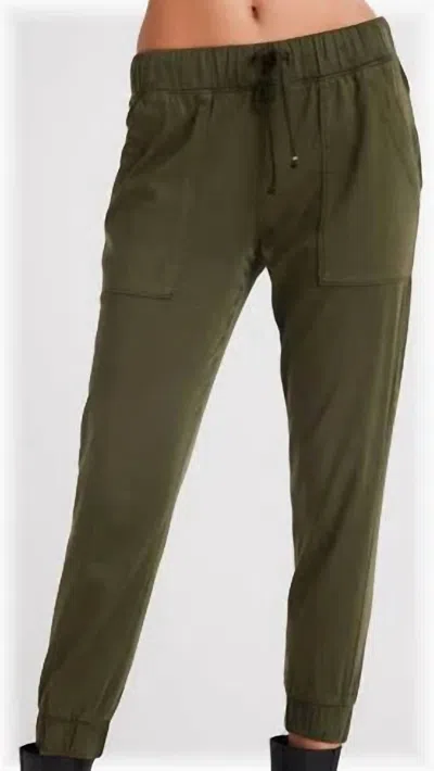 Bella Dahl Pocket Jogger In Olive In Green