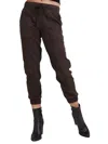 Bella Dahl Pocket Jogger Pants In Quartz Brown In Black