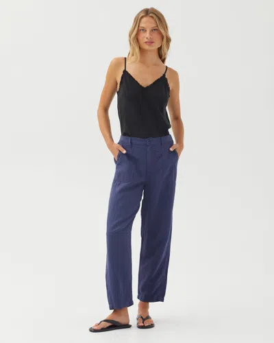 Bella Dahl Porkchop Darted Knee Pant In Blue