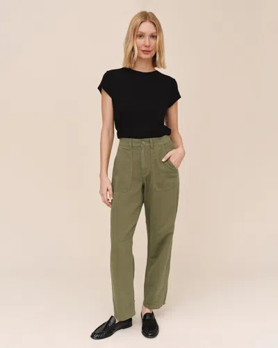 Bella Dahl Porkchop Darted Knee Pant In Green