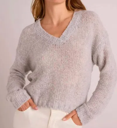 Bella Dahl Relaxed V Neck Sweater In Heather Grey