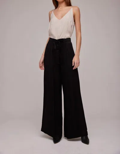 Bella Dahl Satin Front Pleated Wide Leg Pant In Black