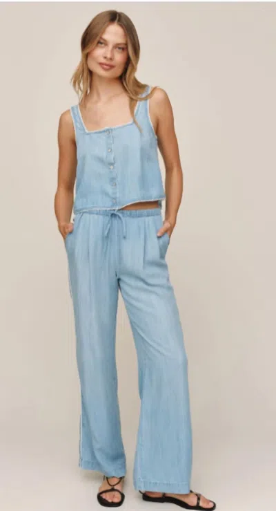 Bella Dahl Scallop Side Seam Pant In Ombre Mist Wash In Blue