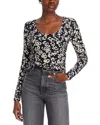 Bella Dahl Scoop Neck Shirred Long Sleeve Top In Ditsy Floral Black In Ditsy Floral