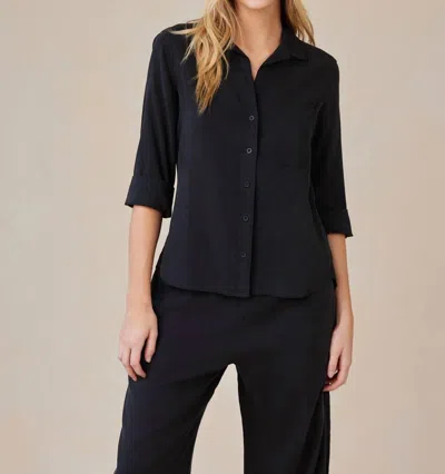 Bella Dahl Tail Button Down Shirt In Vintage Black