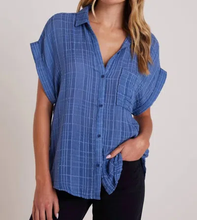 Bella Dahl Short Sleeve Pocket Button Down Shirt In Bright Indigo In Multi