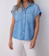 Bella Dahl Short Sleeve Pocket Shirt In Caribbean Wash