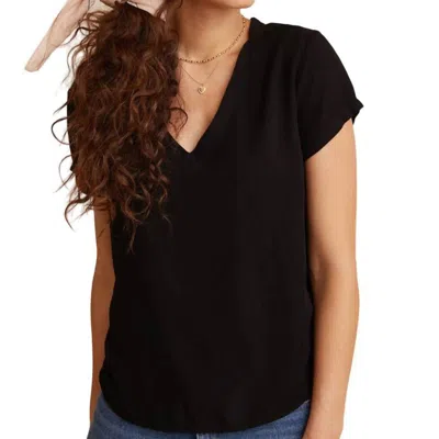 Bella Dahl Short Sleeve V-neck T-shirt In Black