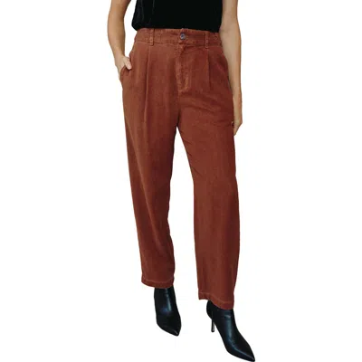 Bella Dahl Single Pleat Wide Leg Pants In Burgundy