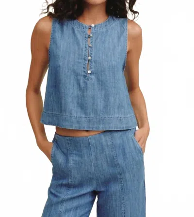Bella Dahl Sleeveless Placket Pullover In Island Blue Wash