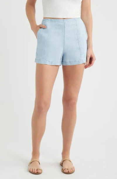 Bella Dahl Smocked Back Seam Shorts In Blue
