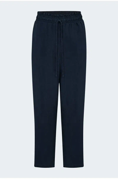 Bella Dahl Smocked Waist Trouser In Endless Sea In Navy