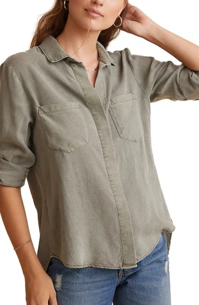 Bella Dahl Split Back Button Down Shirt In Soft Army