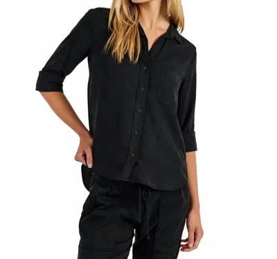Bella Dahl Tail Button Down Shirt In Black