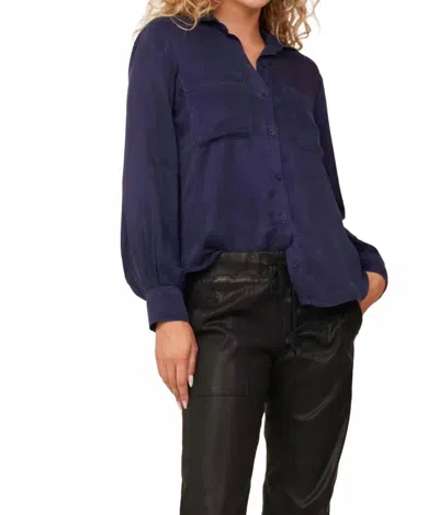 Bella Dahl Two Pocket Bishop Sleeve Shirt In Navy In Blue