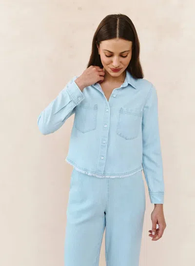 Bella Dahl Two Pocket Fray Hem Shirt In Coastal Fade Wash In Blue