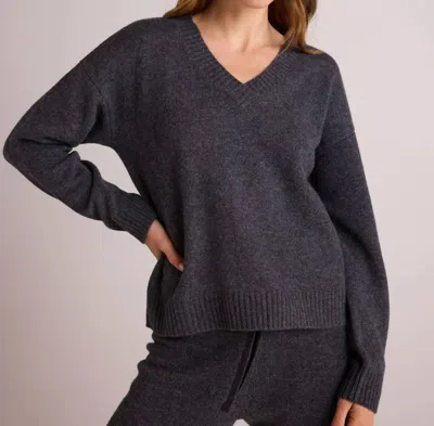 Bella Dahl V-neck Sweater In Charcoal In Pink